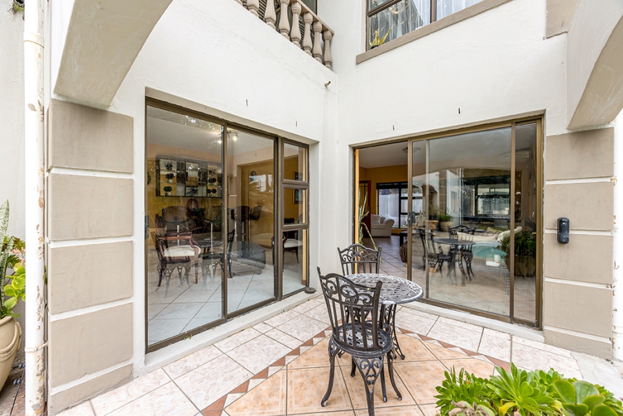 6 Bedroom Property for Sale in Sunset Beach Western Cape